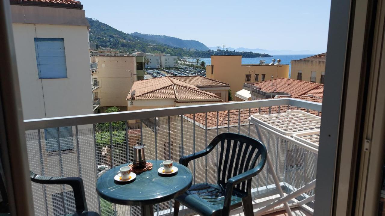 Casa Floridea -Mediterranea Sicilia Apt Чефалу Екстер'єр фото
